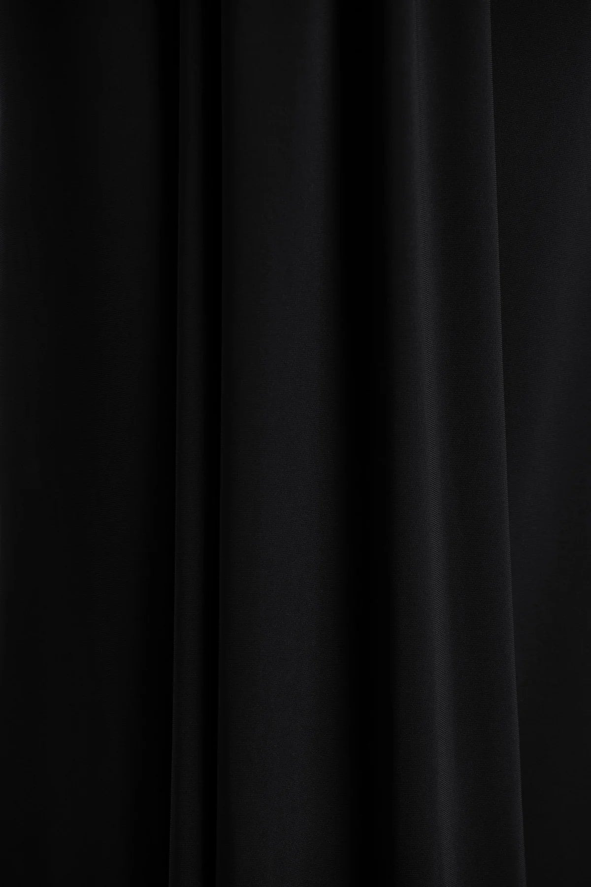 Chiara | Vestido largo burdeos con escote pronunciado y detalles fruncidos