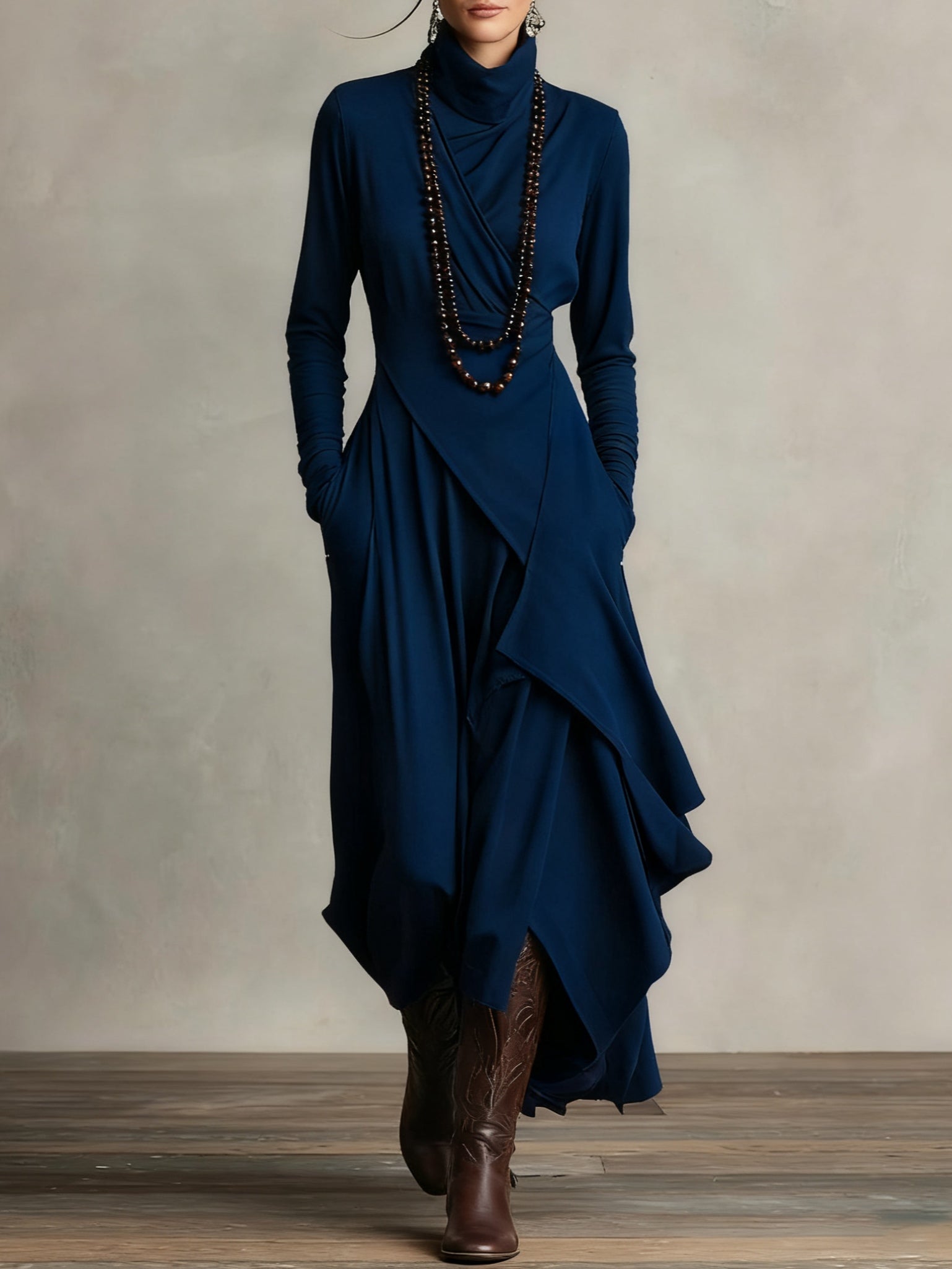 Sandra | Vestido largo plisado asimétrico con cuello alto morado