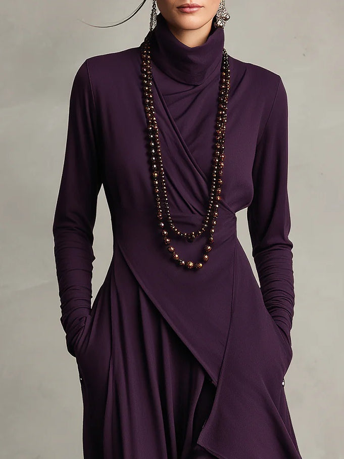 Sandra | Vestido largo plisado asimétrico con cuello alto morado
