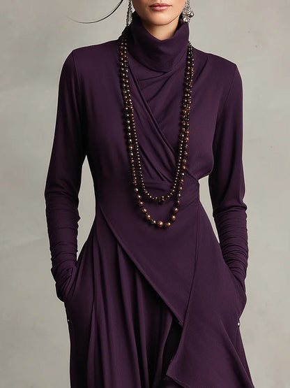 Sandra | Vestido largo plisado asimétrico con cuello alto morado