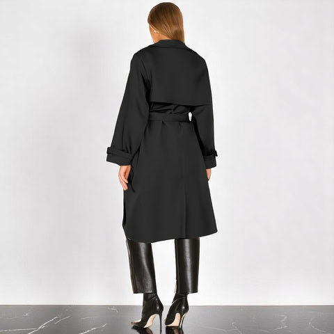 Clara Domínguez | Elegante y atemporal trench con cinturón